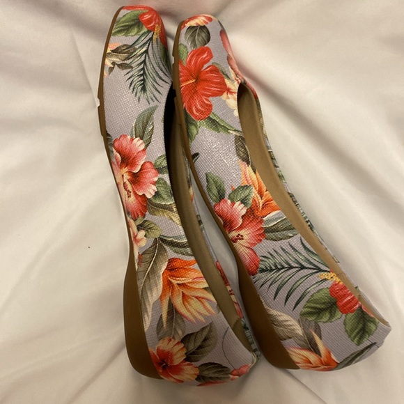 Modare Floral Flats - Picture 12 of 13